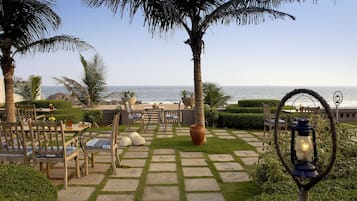 4 restaurants, breakfast, lunch, dinner served; international cuisine