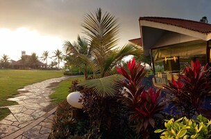 Private beach, free beach cabanas, sun loungers, beach towels