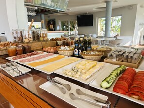 Daily buffet breakfast for a fee