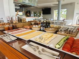 Daily buffet breakfast for a fee