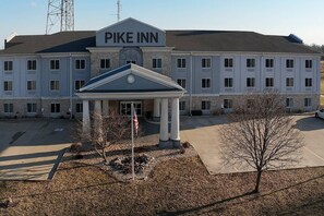 Exterior - Pike Inn Le Roy - Bloomington Southeast Area (Le Roy)