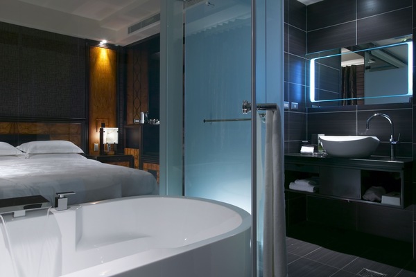 Separate tub and shower, rainfall showerhead, free toiletries