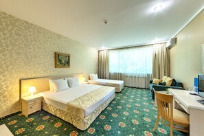 Triple Room - Montecito Hotel (Sofia)