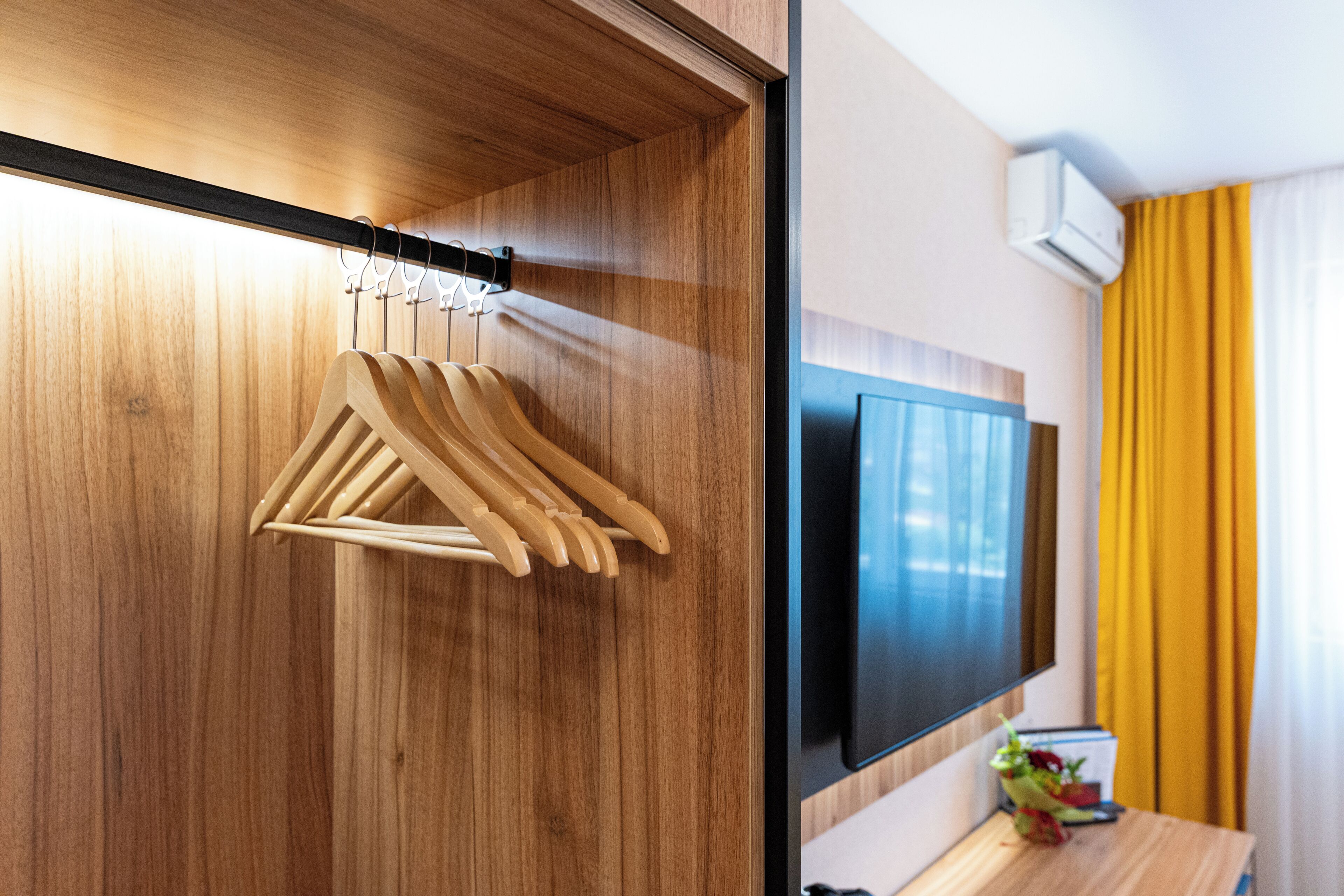 Chambre Simple | Coffres-forts dans les chambres, bureau, chambres insonorisées