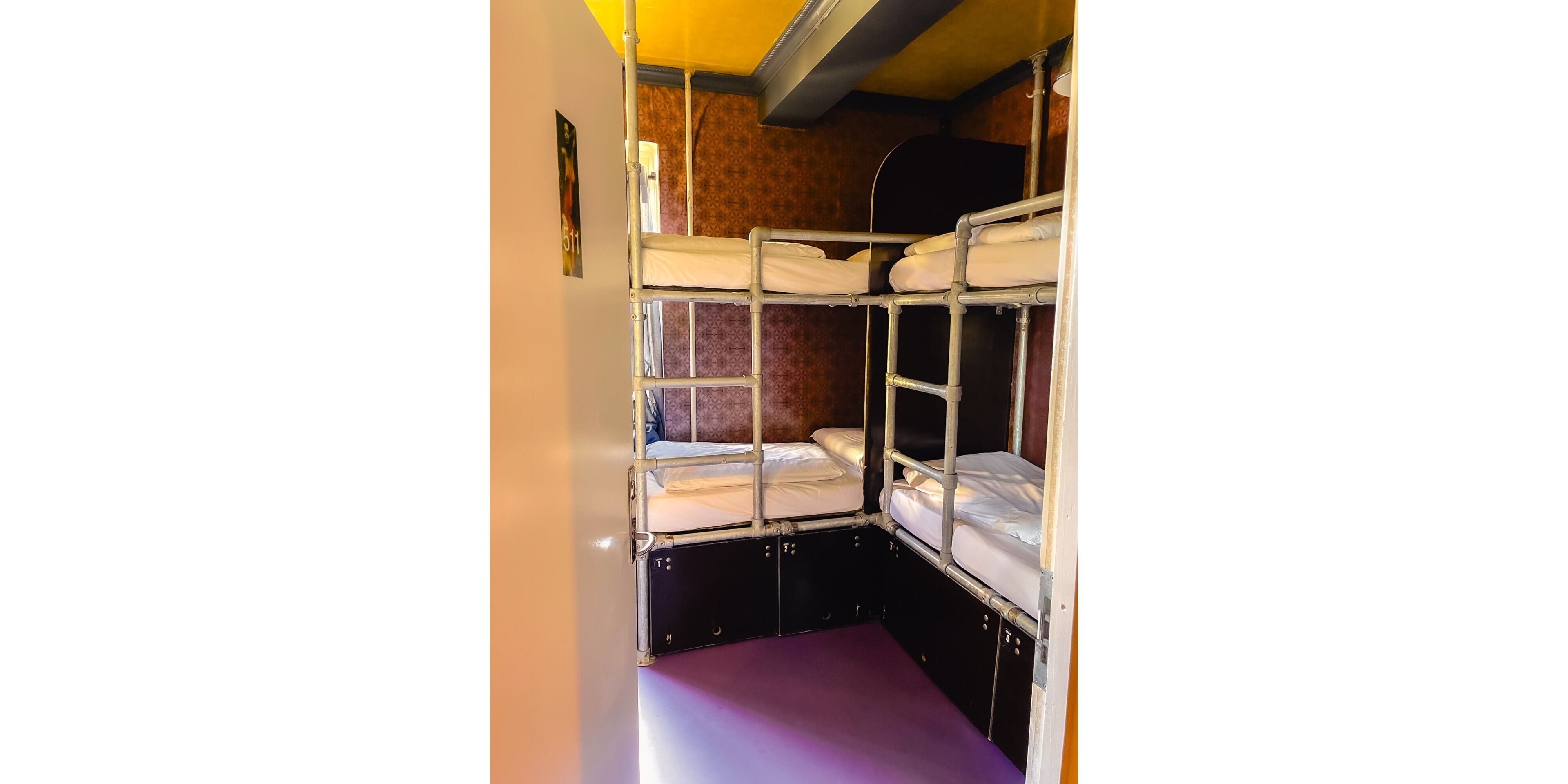 One Bed in a Four Bed Female Dorm With Shared Bathroom | Strygejern/strygebræt, gratis Wi-Fi, sengetøj