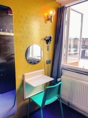 Iron/ironing board, free WiFi, bed sheets