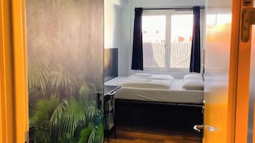 Double Room, Private Bathroom | Seterika/papan seterika, Wi-fi percuma, cadar katil