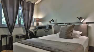 Single Room | Hypo-allergenic bedding, minibar, in-room safe, desk