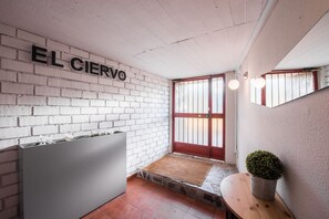 Interior entrance - Hostal El Ciervo (Monachil)