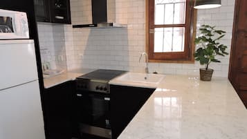 Standard Apartment, 2 Bedrooms | Private kitchen