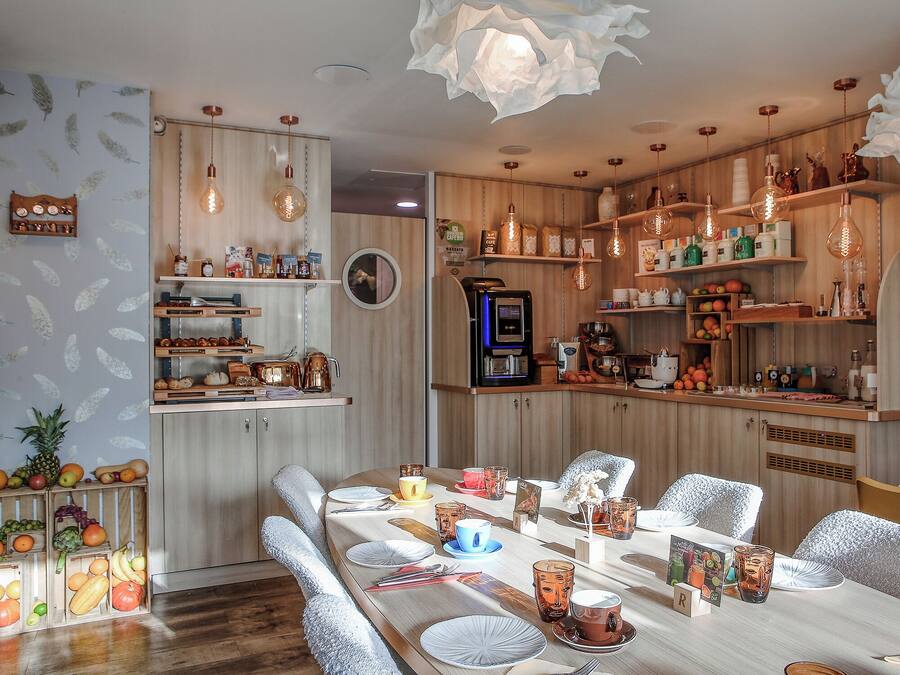 Daily buffet breakfast (EUR 17 per person)