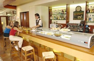 Bar (en el alojamiento)