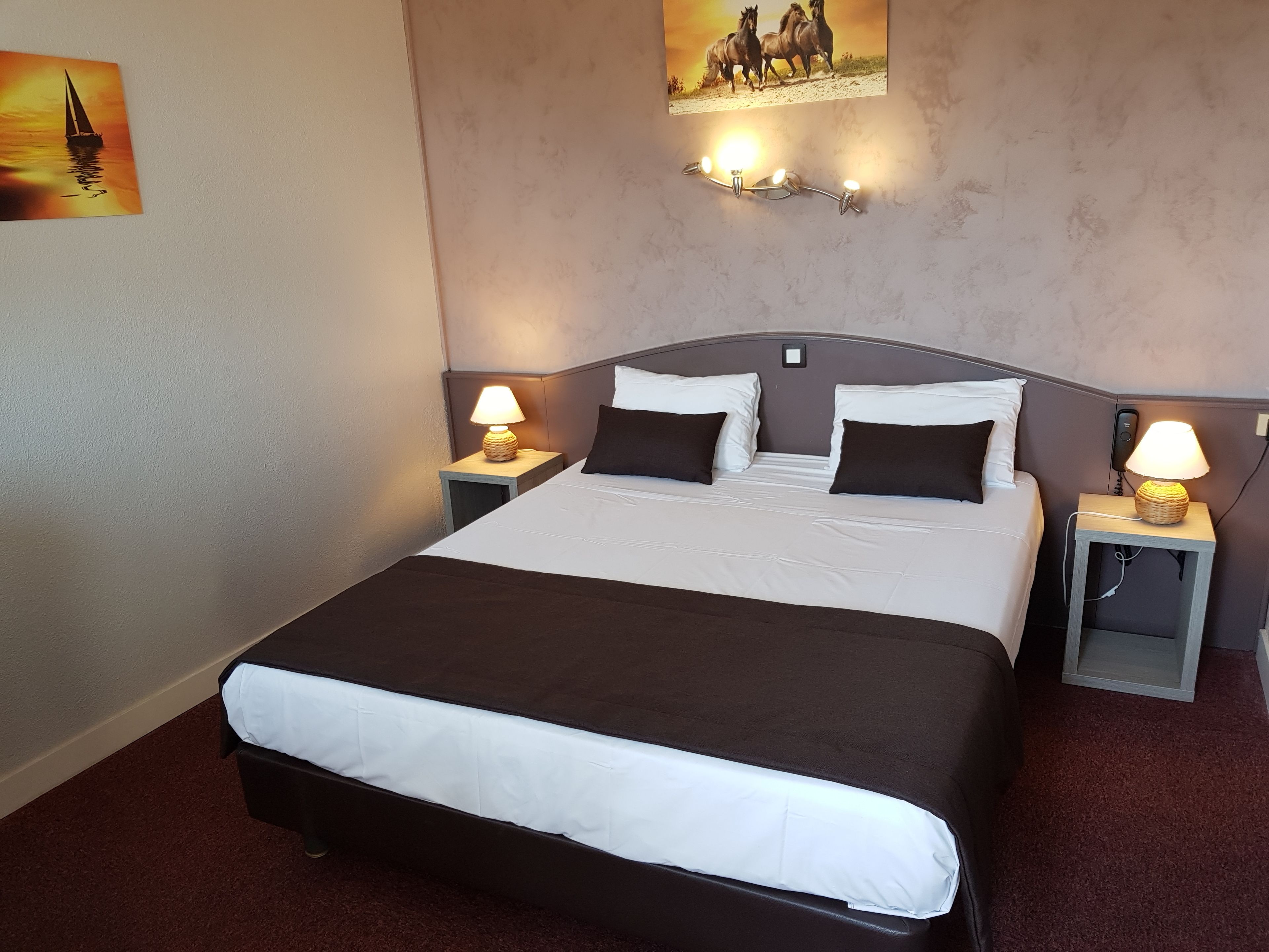 1 bedroom, in-room safe, desk, free wifi