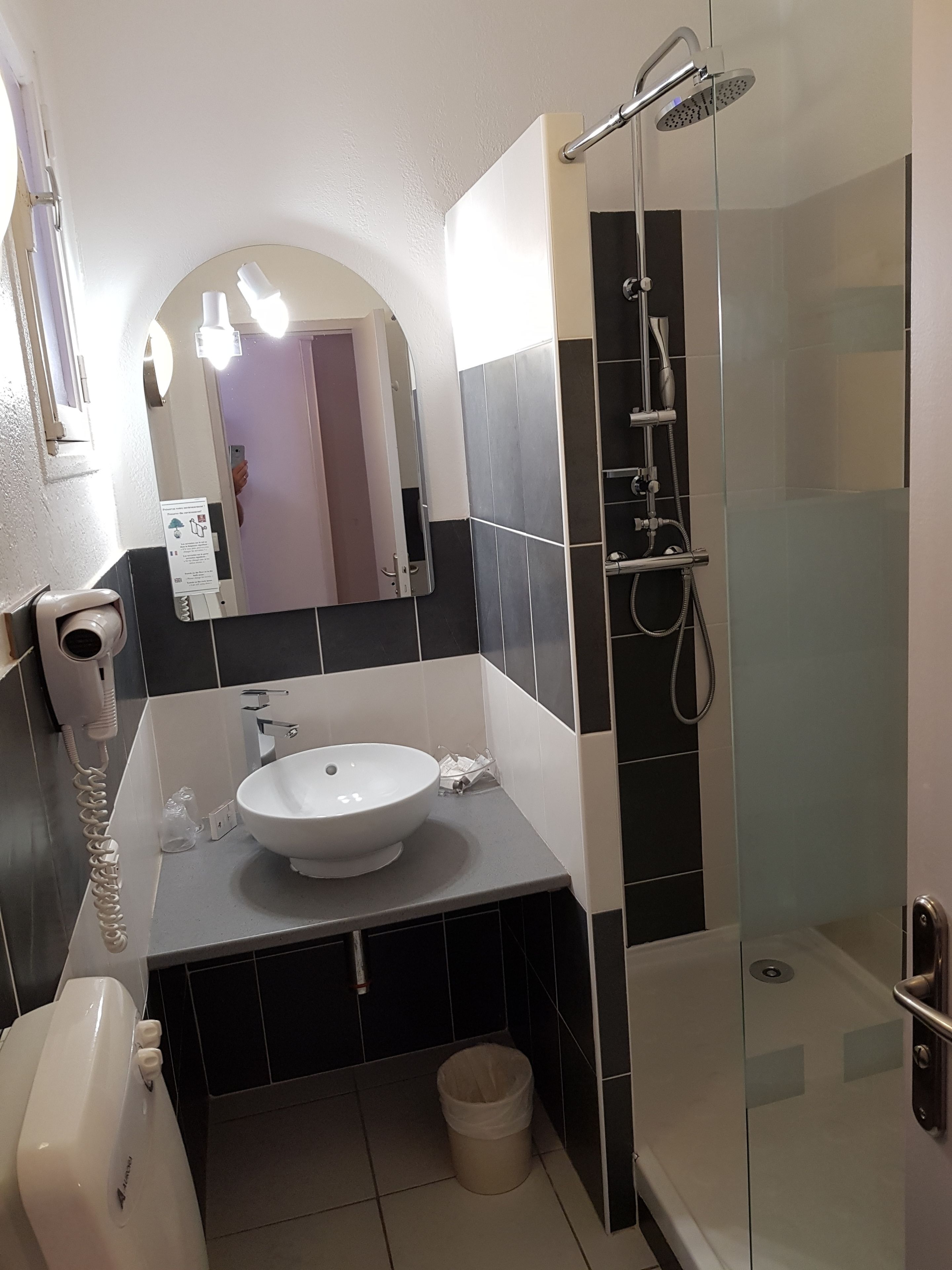 panoramic room, marina view | bathroom | free toiletries, hair dryer, towels