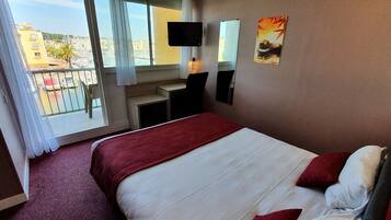 Coffres-forts dans les chambres, bureau, Wi-Fi gratuit, draps fournis