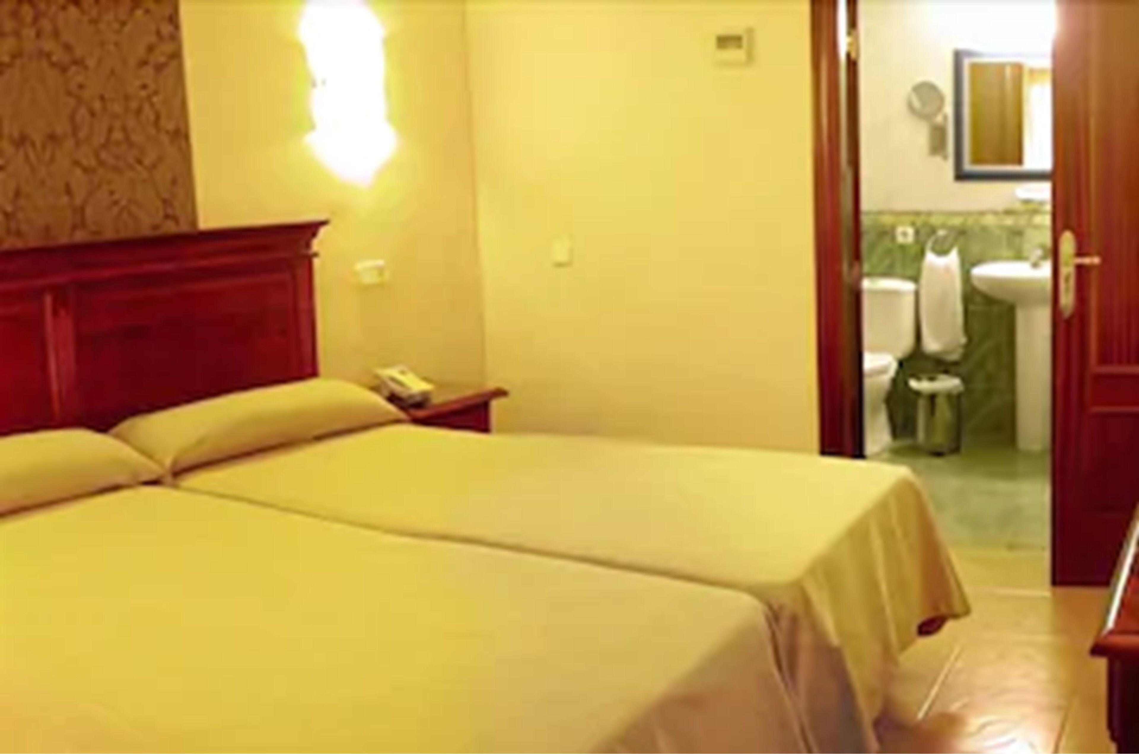 down duvets, in-room safe, desk, iron/ironing board