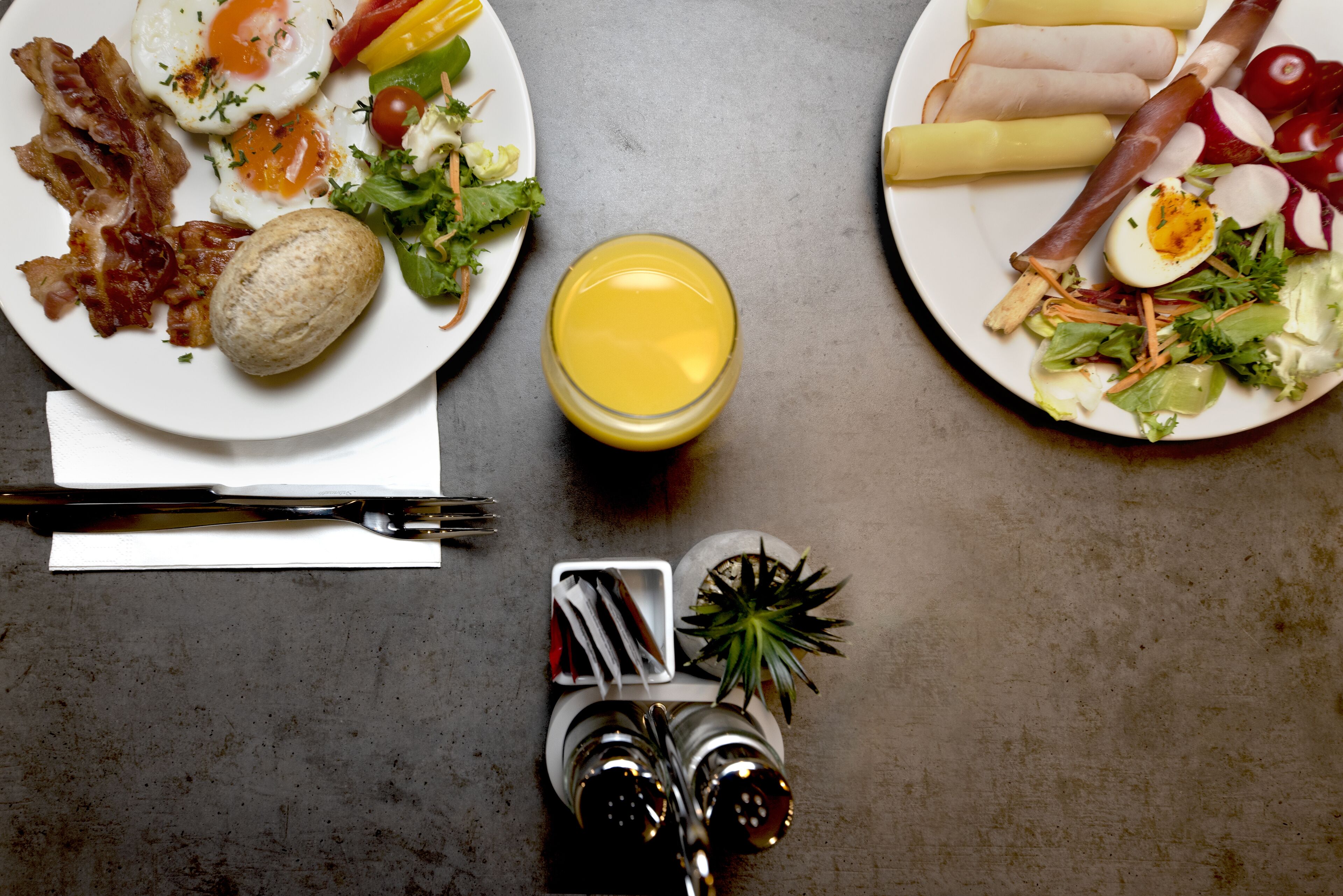 daily buffet breakfast (huf 4500 per person)