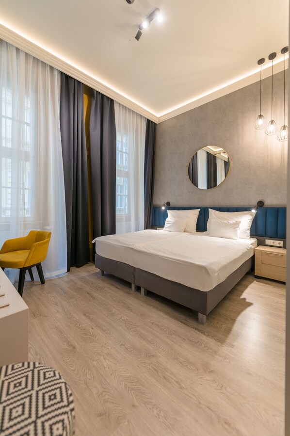 Select Comfort beds, in-room safe, individually decorated - Alta Moda Hotel by Mellow Mood Hotels (Budapest)