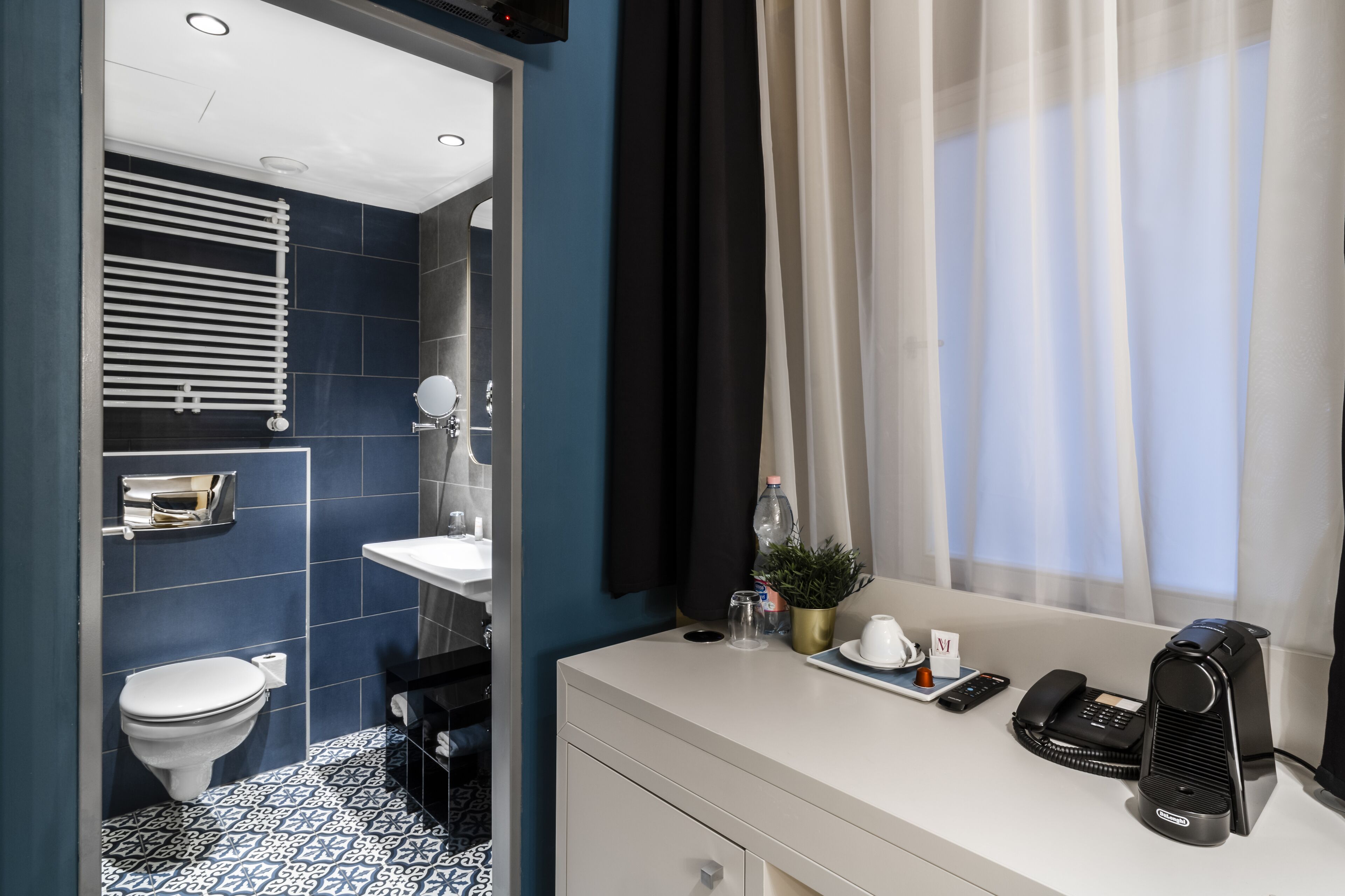 single room, courtyard view | bathroom | free toiletries, hair dryer, towels, shampoo