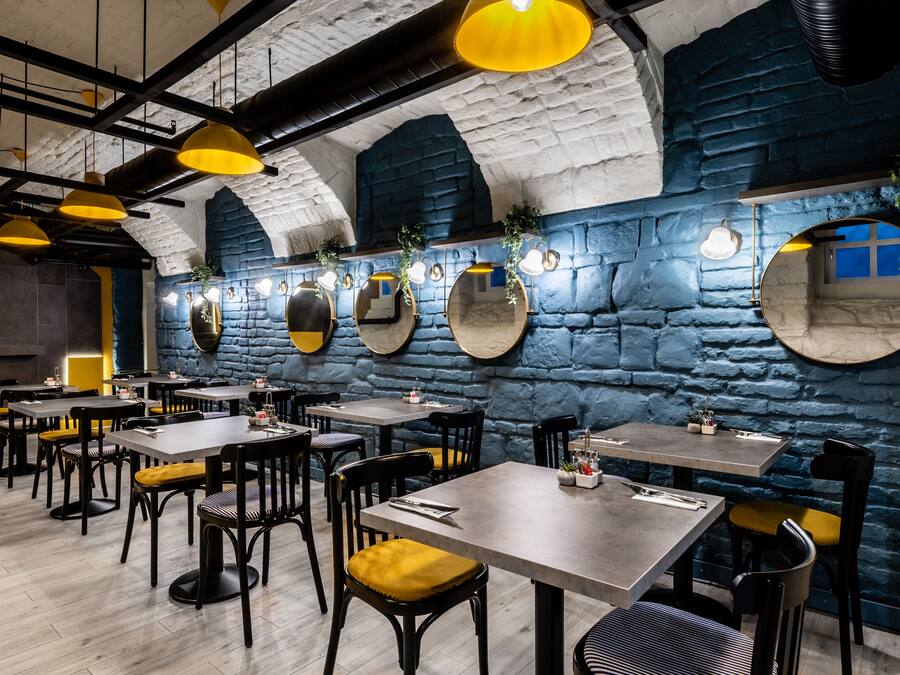 Daily buffet breakfast (HUF 4500 per person)