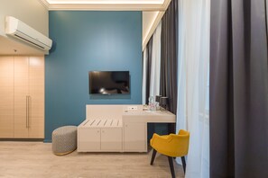 Select Comfort beds, in-room safe, individually decorated - Alta Moda Hotel by Mellow Mood Hotels (Budapest)