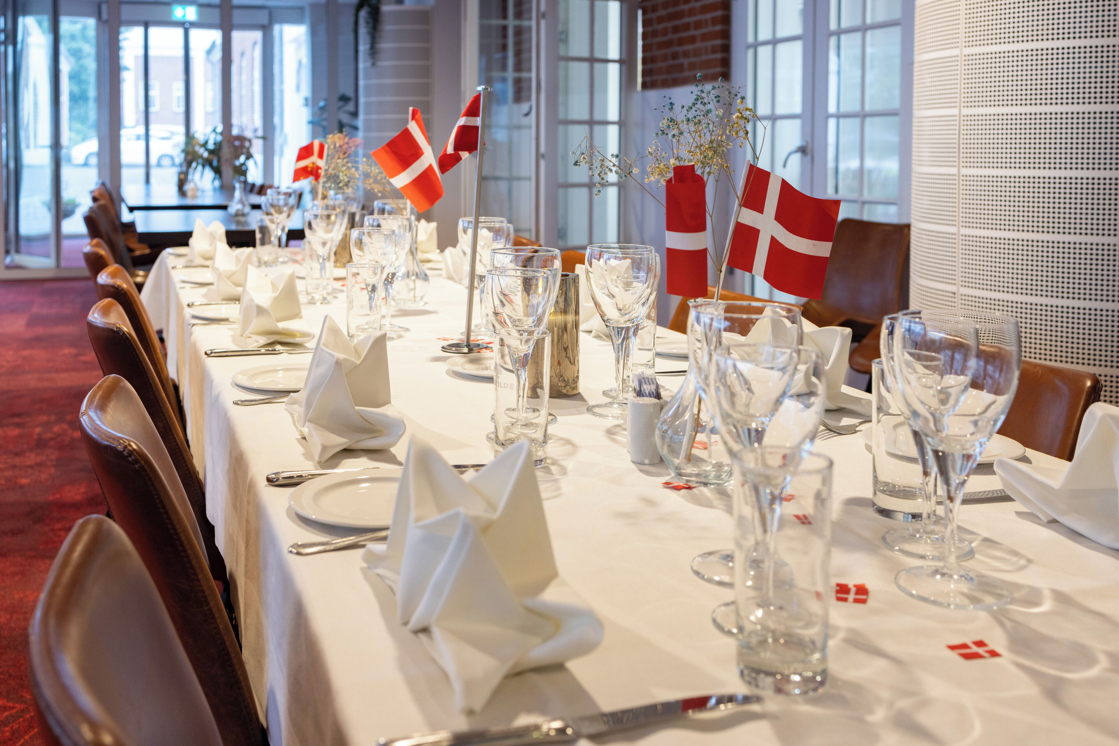 breakfast, lunch and dinner served