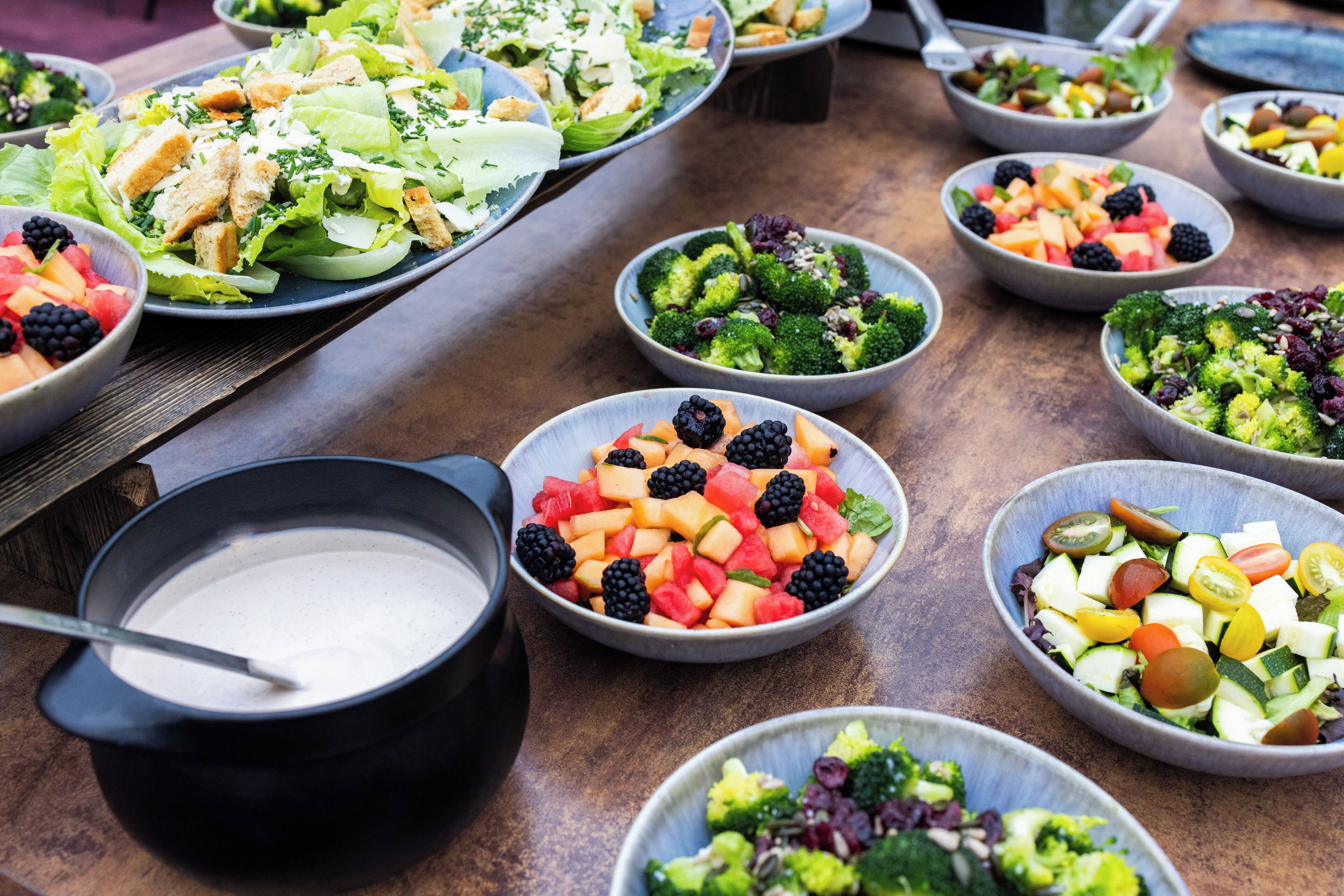 breakfast, lunch and dinner served