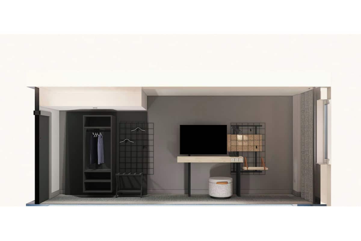 Hypo-allergenic bedding, in-room safe, blackout curtains, free WiFi