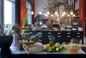Daily buffet breakfast for a fee - Domina Milano Fiera (Novate Milanese)