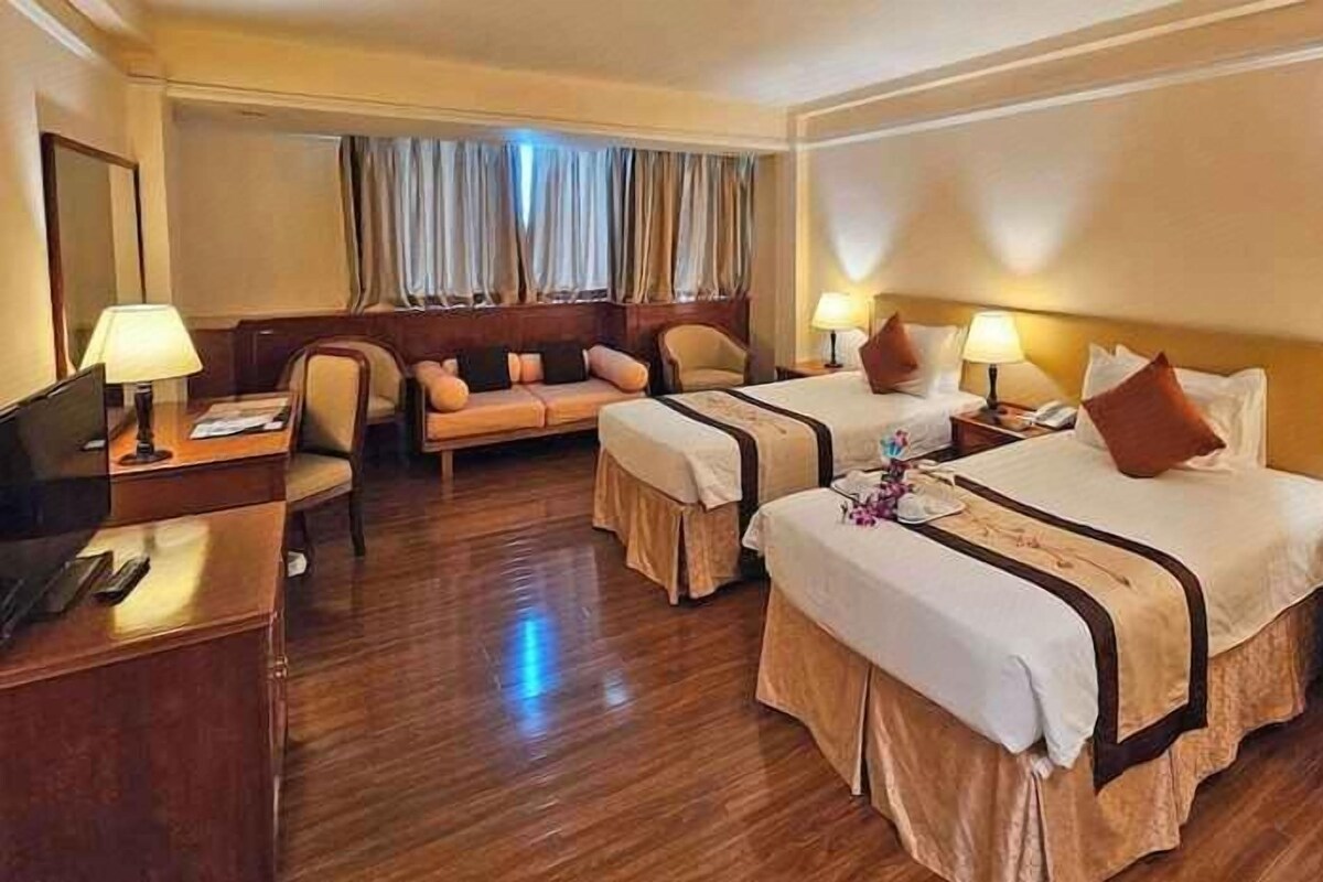 Minibar, in-room safe, desk, blackout curtains
