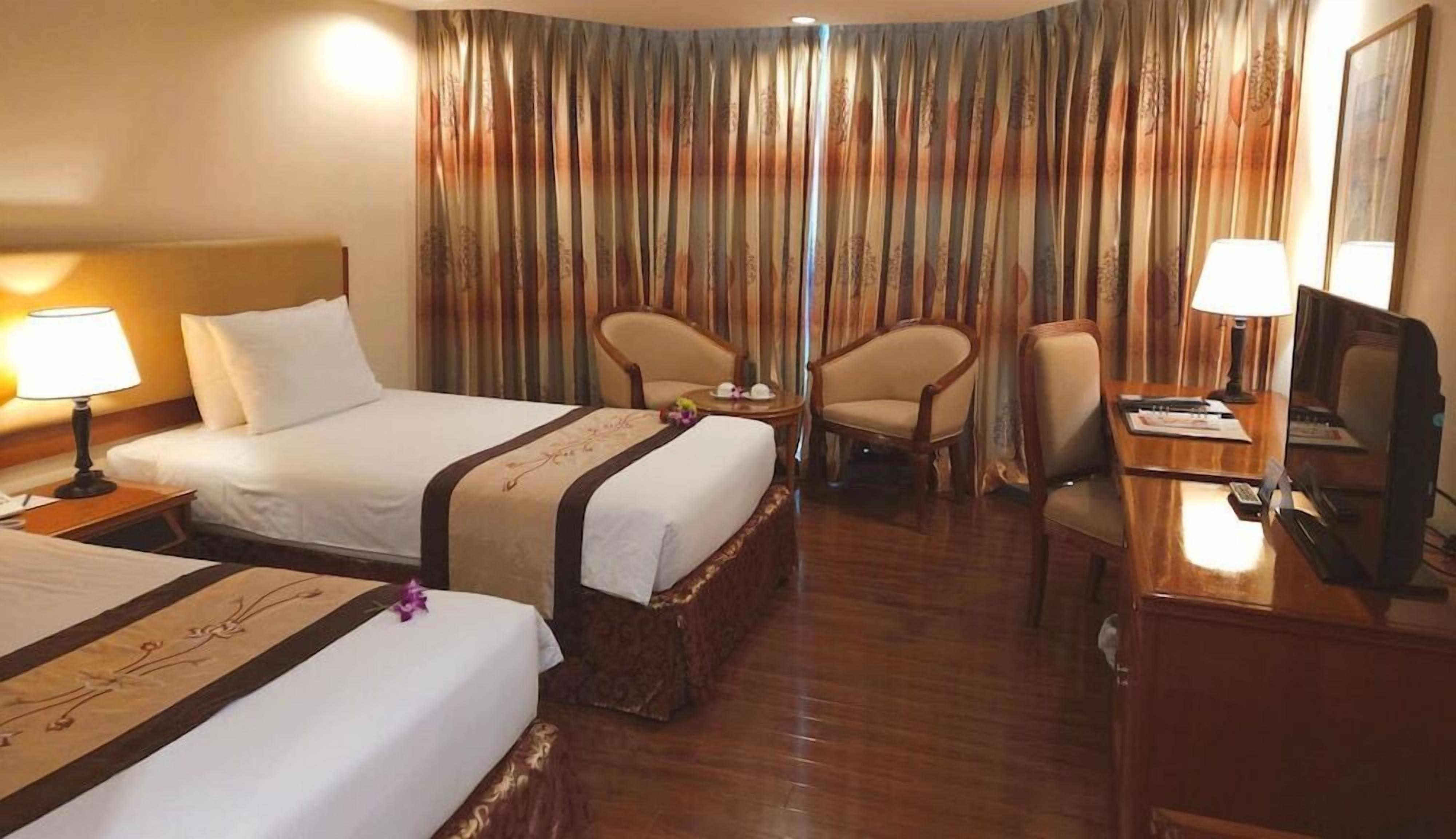 Minibar, in-room safe, desk, blackout curtains