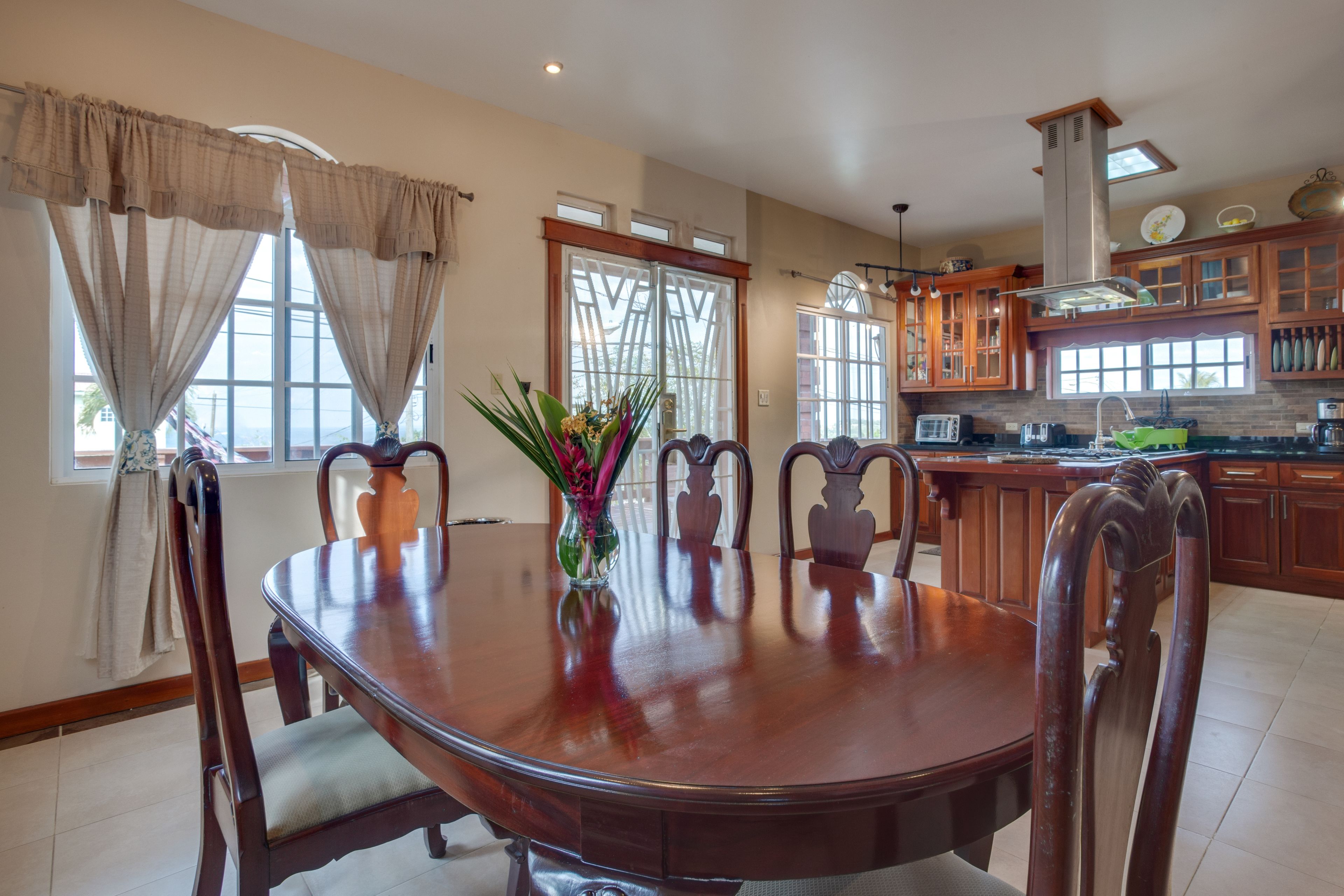 family house, 3 bedrooms, mountain view, mountainside | in-room dining