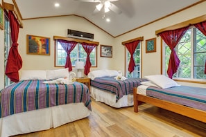 Cabana  | Premium bedding, pillow-top beds, in-room safe, individually decorated - Midas Belize (San Ignacio)