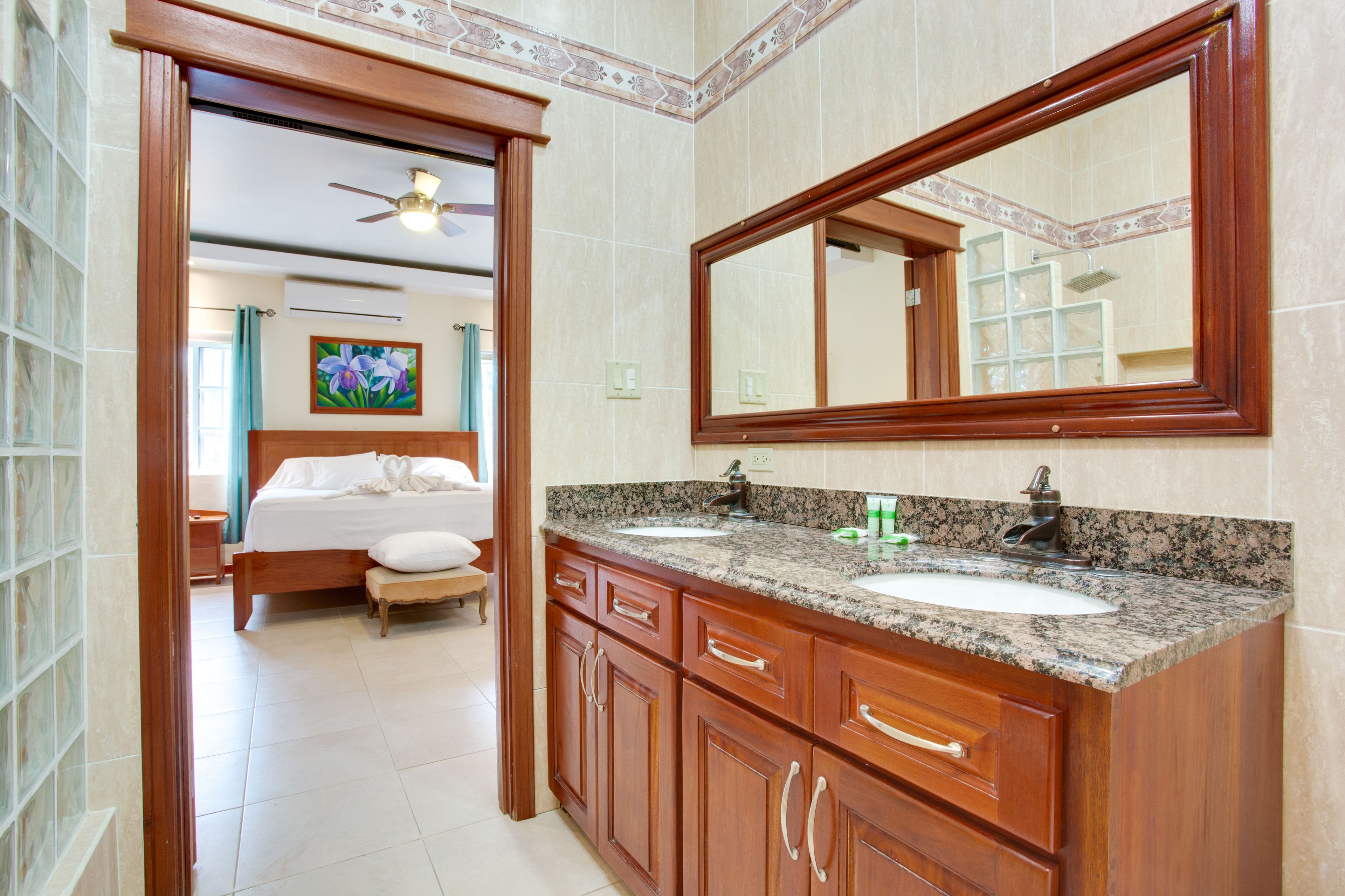 family house, 3 bedrooms, mountain view, mountainside | bathroom | free toiletries, hair dryer, towels, soap