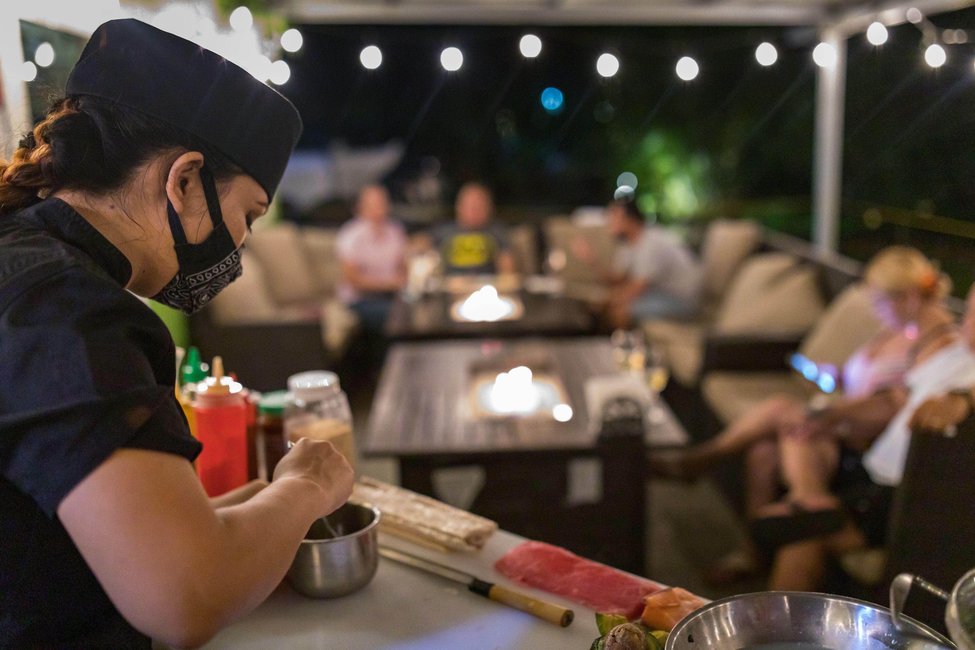 Breakfast, lunch, dinner served; garden views 