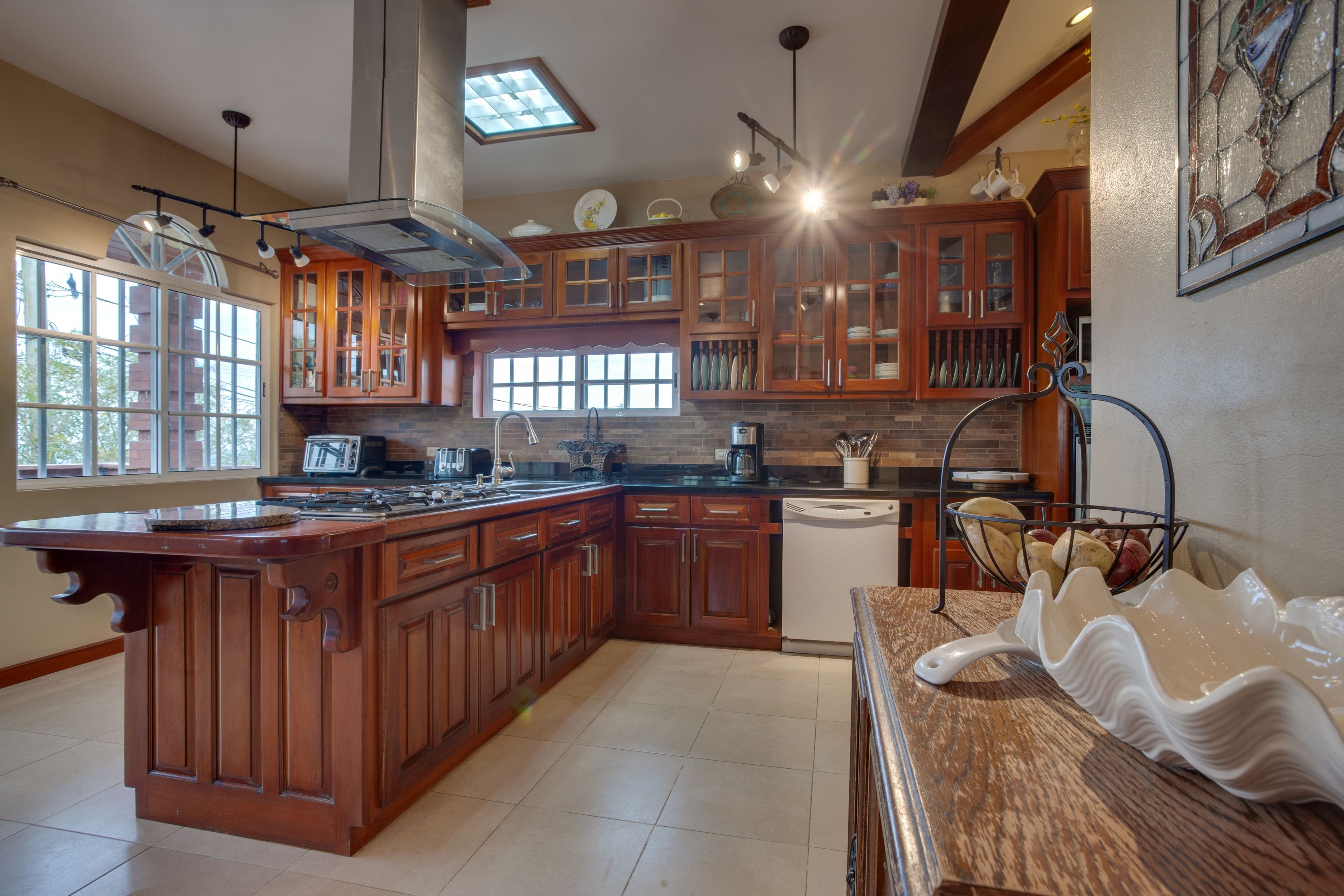 family house, 3 bedrooms, mountain view, mountainside | private kitchen | fridge, high chair