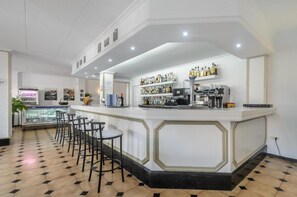 Bar (on property) - Apartamentos San Antonio Beach (Sant Josep de sa Talaia)