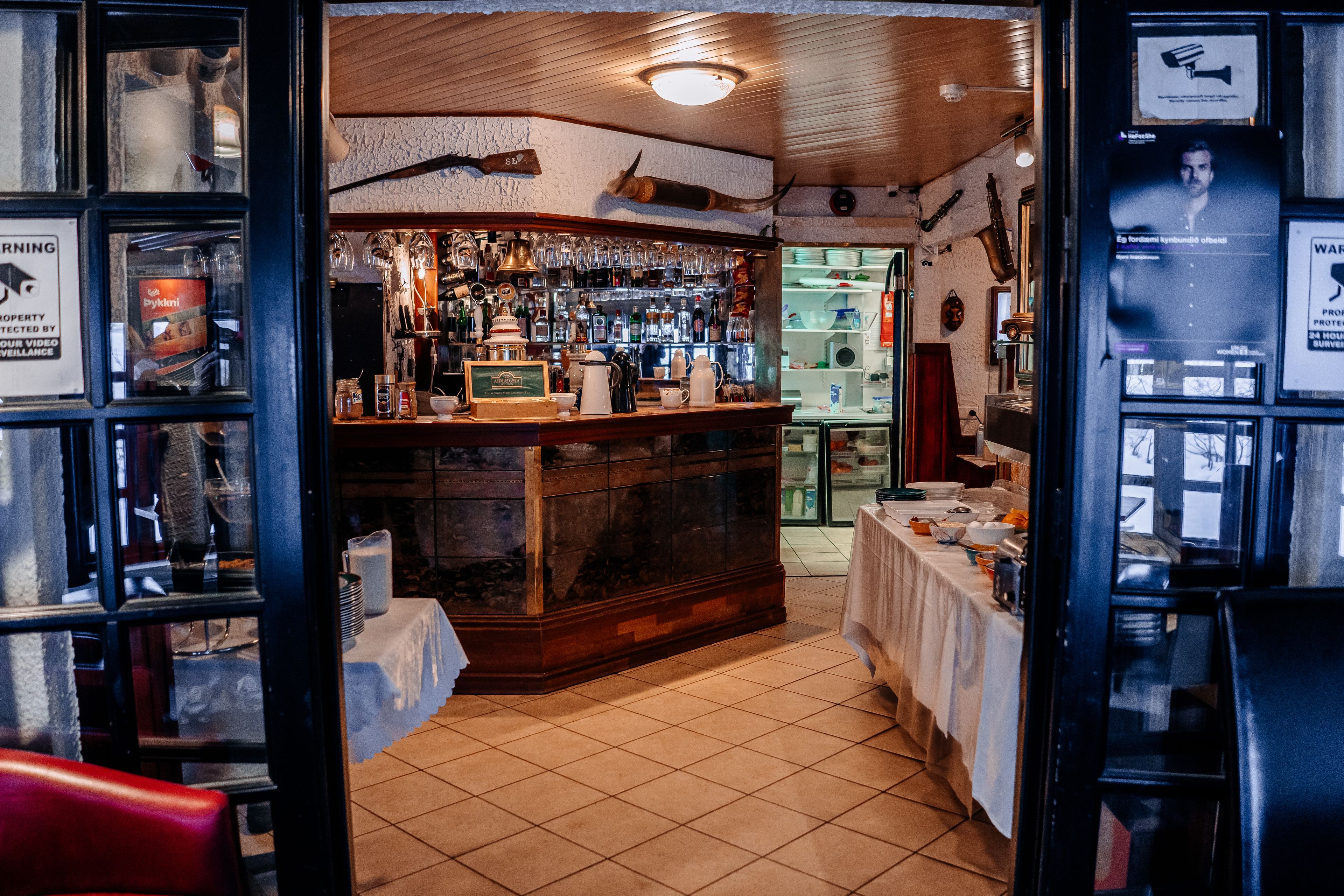 daily continental breakfast (eur 18.70 per person)