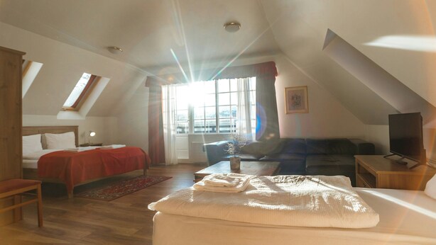 Desk, soundproofing, iron/ironing board (on request), rollaway beds - Hotel Laxnes (Mosfellsbær)