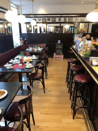 Café. Brocki's Hotel Stadt Hamburg