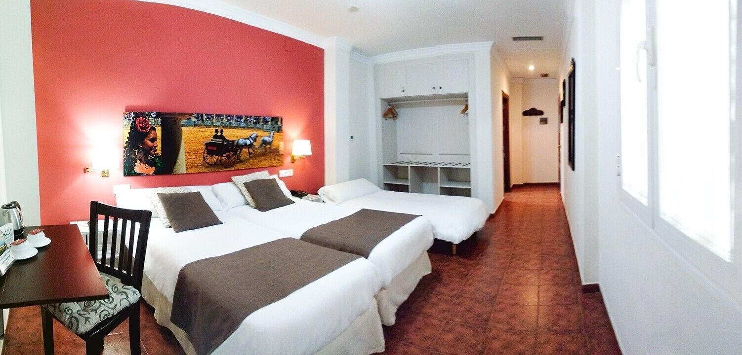 Meja kerja, Wi-Fi gratis, dan seprai linen