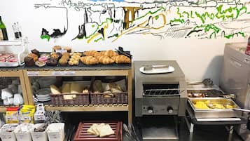 Desayuno buffet diario (EUR 7 por persona)