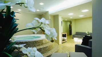 Indoor spa tub