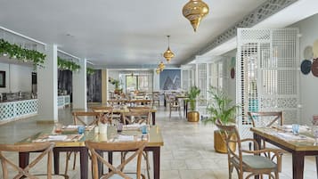 5 restaurants, breakfast, lunch, dinner served; international cuisine