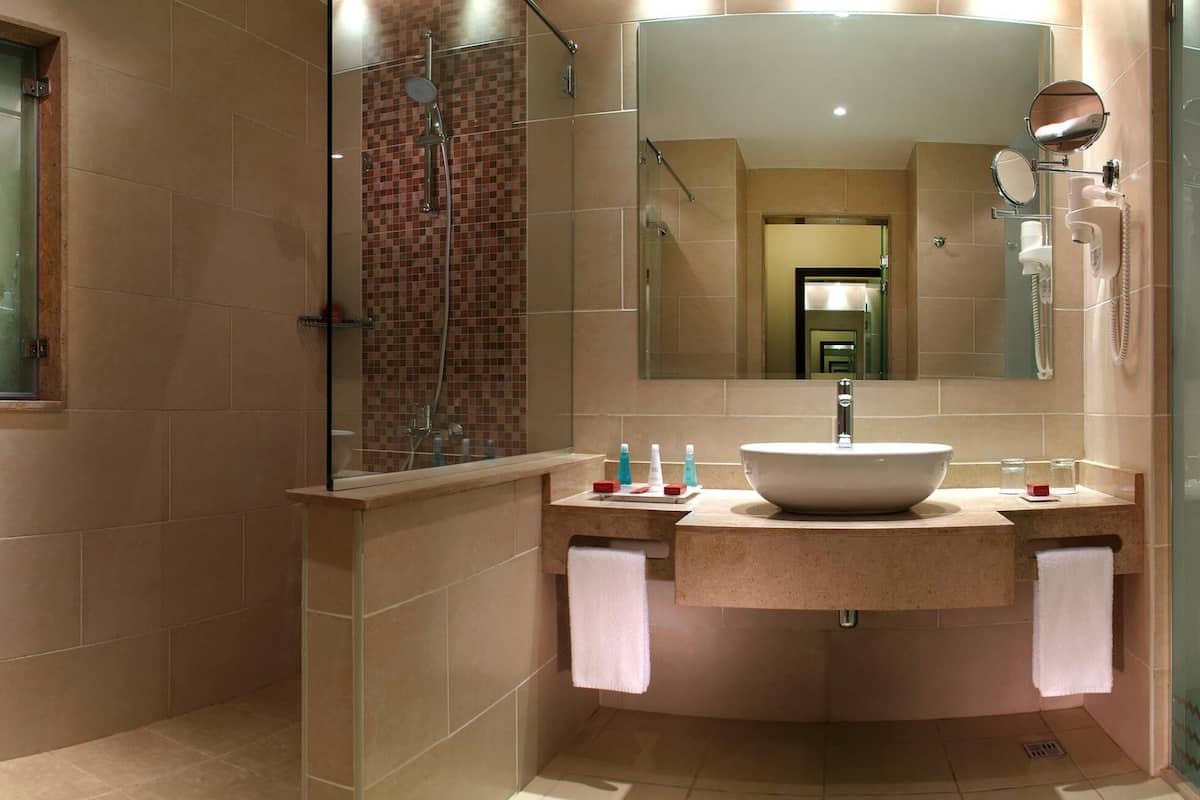 1 bedroom, minibar, in-room safe, individually furnished
