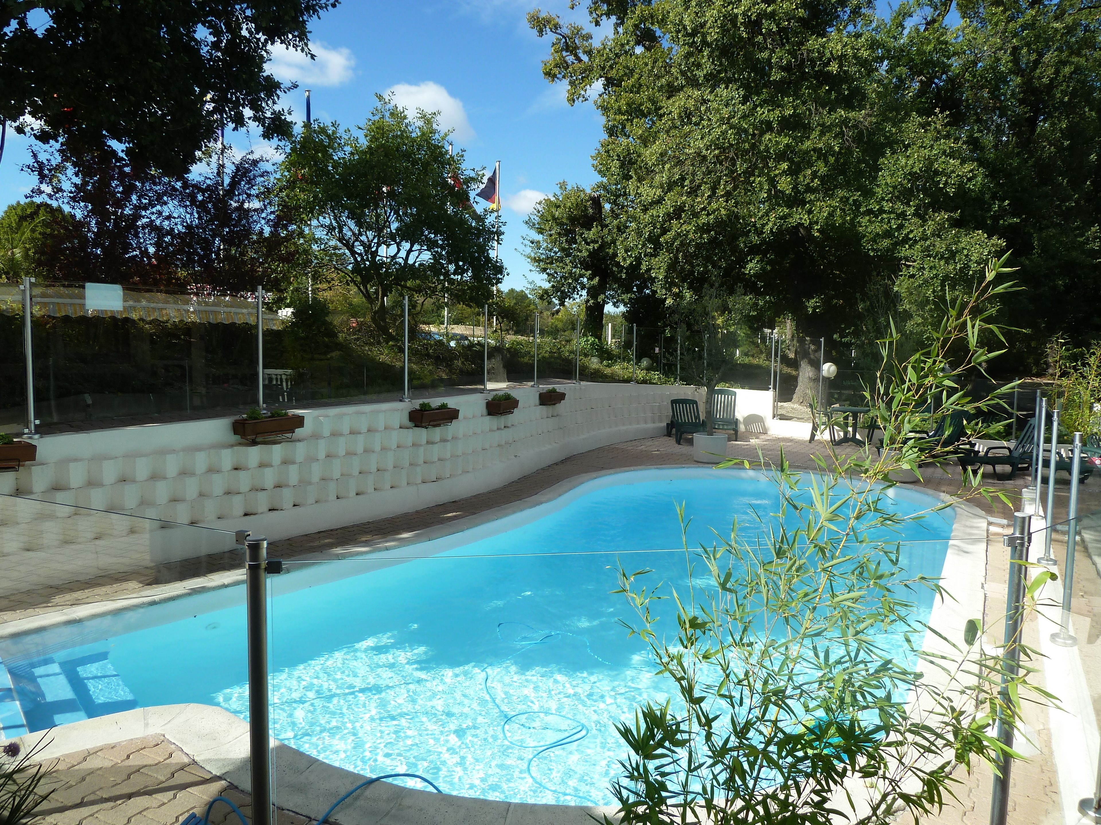 Sesongbasert utendørsbasseng