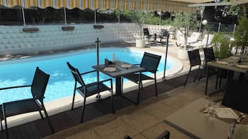 Seasonal outdoor pool