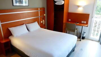 Strykejern/-brett, barnesenger (inkludert) og wi-fi (inkludert)