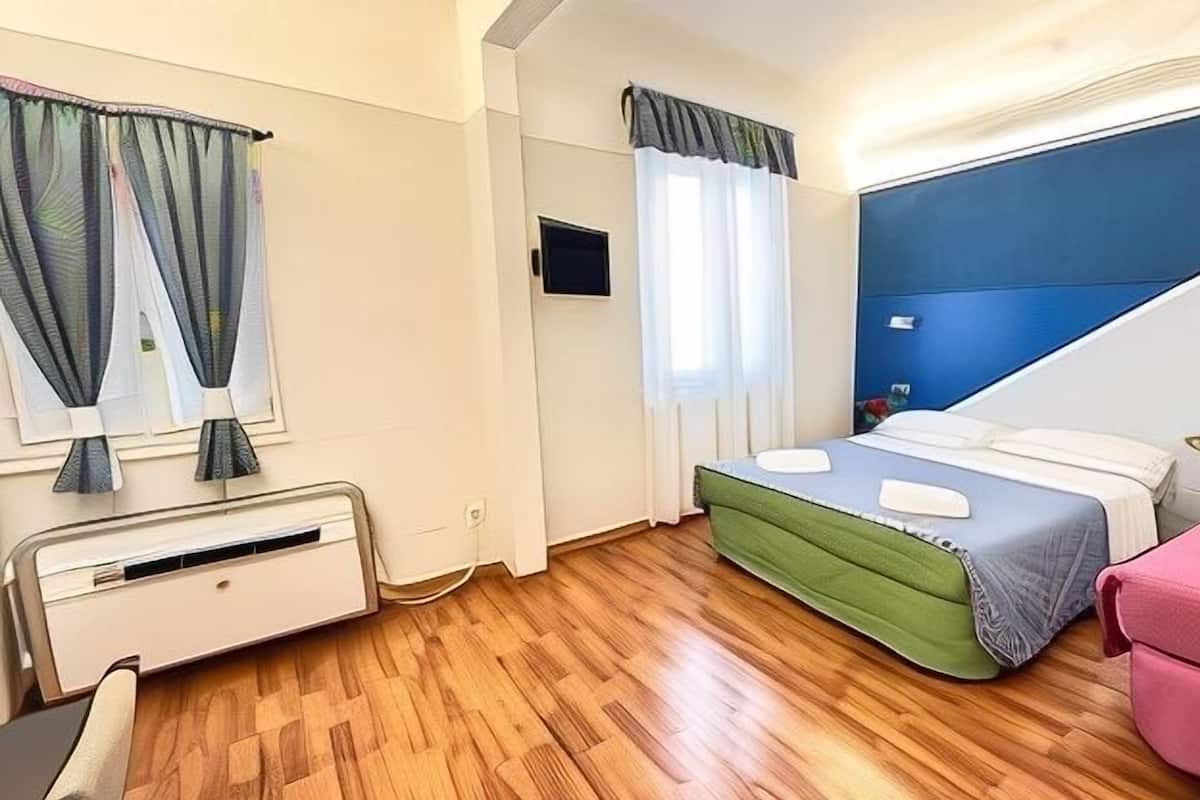 Minibar, in-room safe, desk, soundproofing