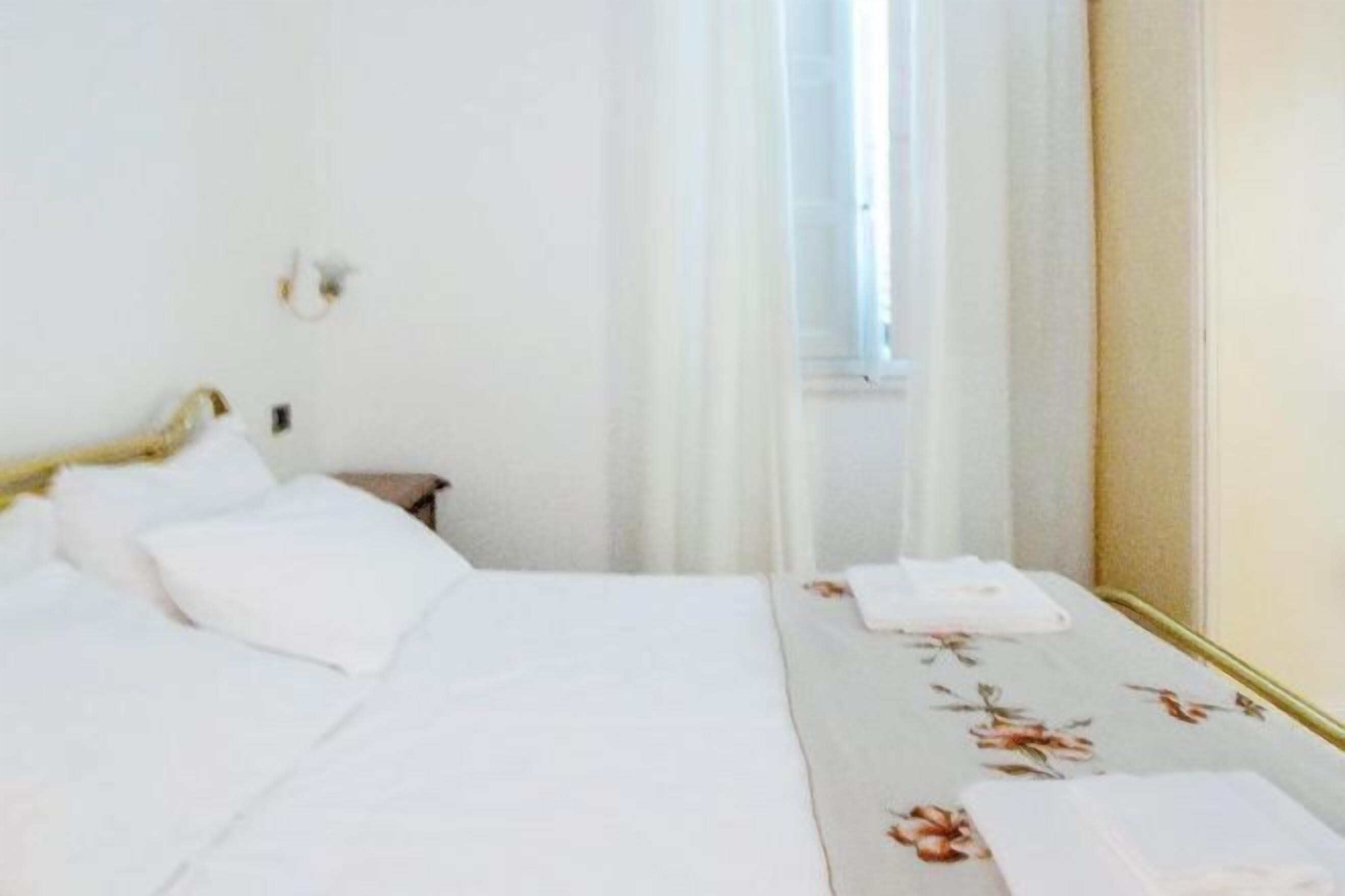 Minibar, in-room safe, desk, soundproofing